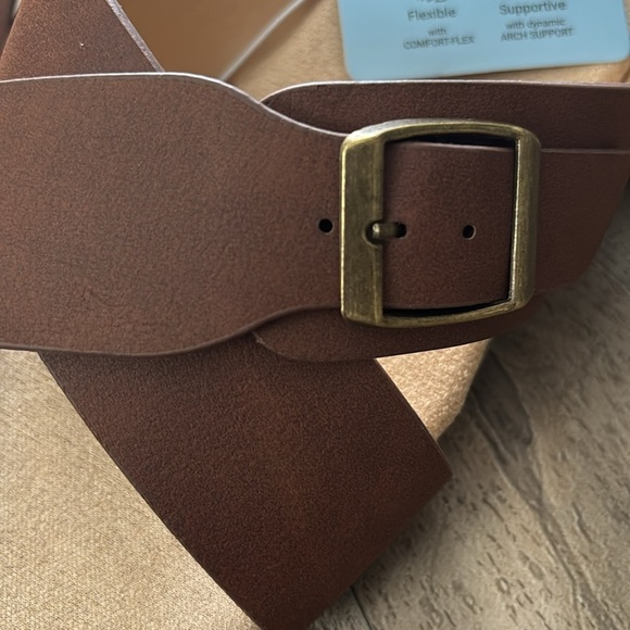 Aerosoles Pierra Slip on, criss-cross sandals,supportive,light,flexible,stable - Picture 2 of 7